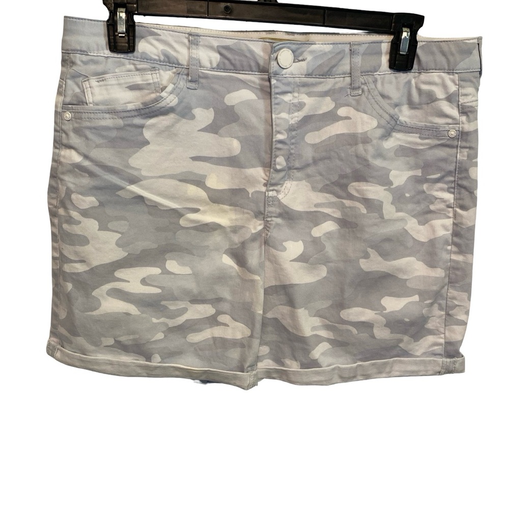 Democracy Grey & White Camo Women's Shorts